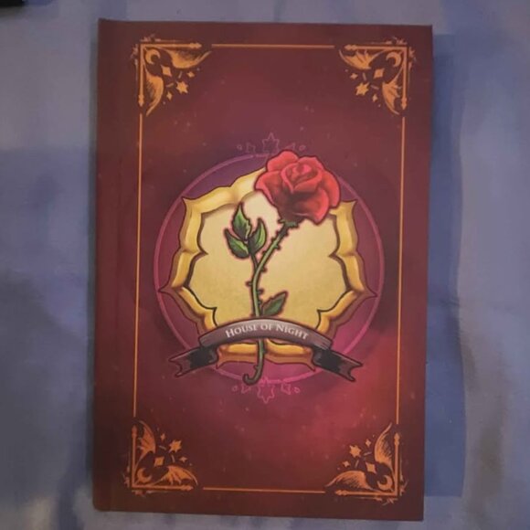 Six Scorched Roses: A Crowns of Nyaxia Short Novel    Vampire Paranormal Romance - Picture 3 of 4